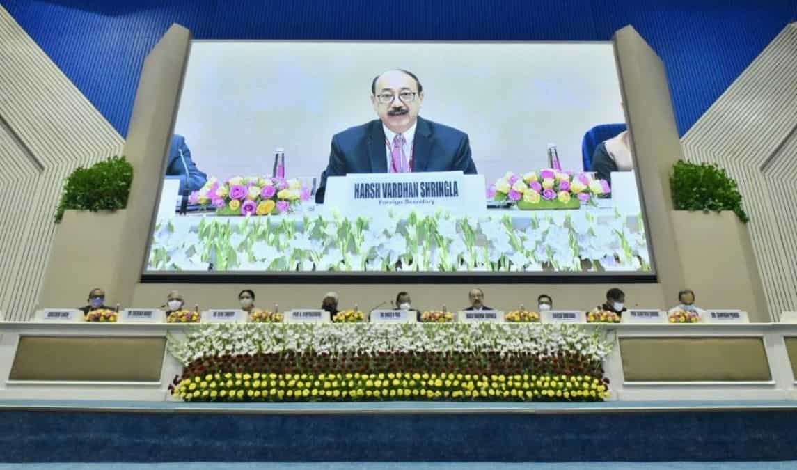 Foreign envoys welcome MEA's COVID briefing; India to show its vaccine facility