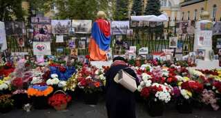 Armenia and Azerbaijan agree on a deal with Russia to end conflict