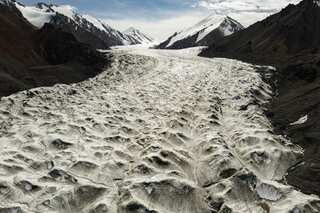 Iceland's glaciers lose 750 square kilometres in 20 years