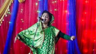 Bangladeshi star's comeback after Islamist death threats
