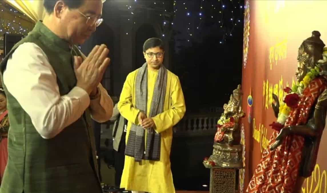 Taiwan government celebrates Diwali; foreign minister shares stage with Indian representative Taiwan government celebrates Diwali; foreign minister shares stage with Indian representative