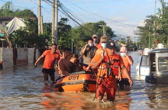 Philippines scrambles to rescue thousands after Typhoon Vamco