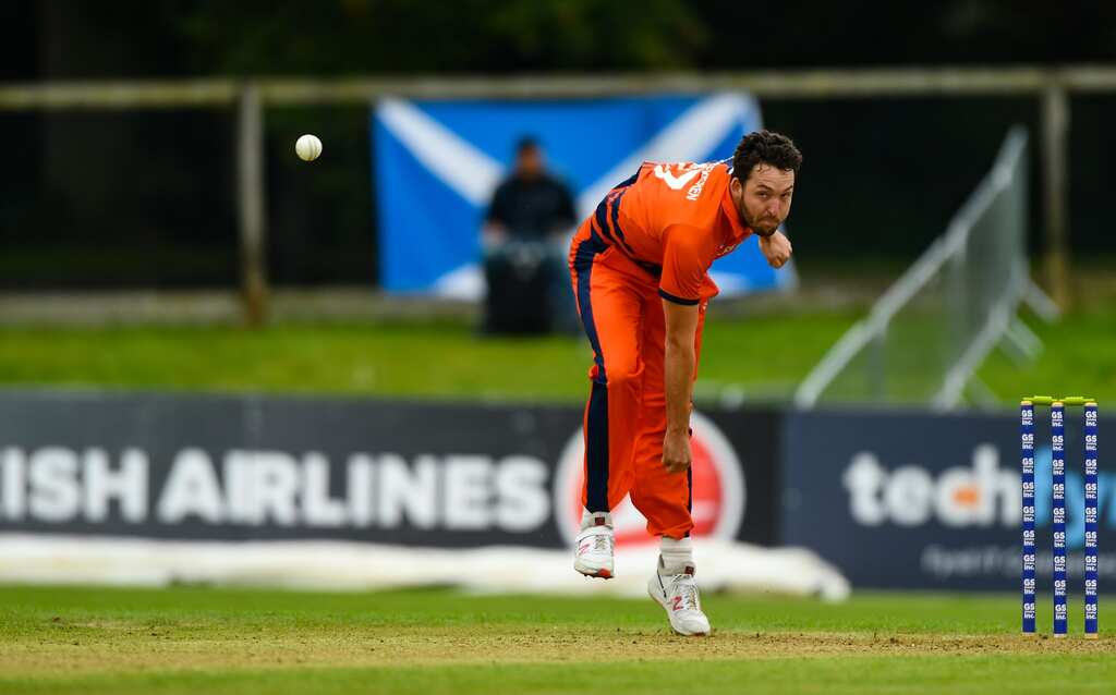 Netherlands cricketer Paul Van Meekeren delivering Uber Eats, bemoans T20 World Cup rescheduling