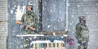Ten people trapped in snowfall in J&K recused