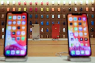 Brazilian regulator fines Apple for shipping iPhones without chargers