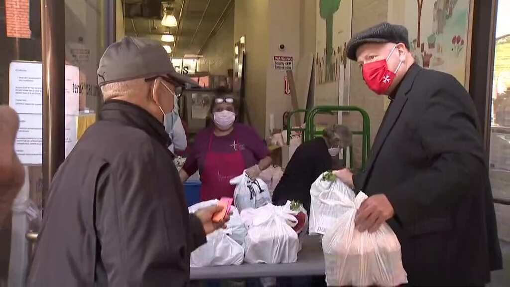 Food bank for New York gives free Turkey for Thanksgiving
