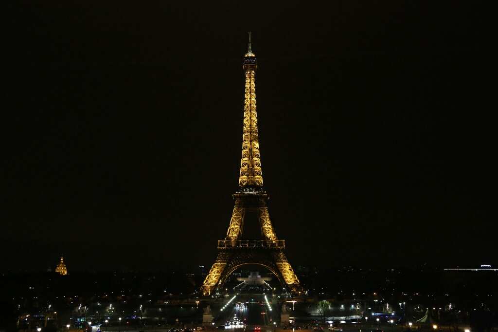 Diners at clandestine Paris soiree fined for lockdown breaches