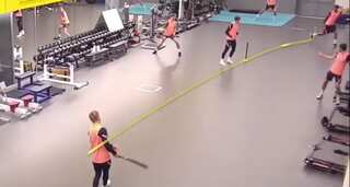 Tottenham Hotspur's Dele Alli flaunts jaw-dropping cricket skills - Watch