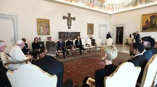 Pope Francis hosts delegation of NBA players for maskless meeting over social justice