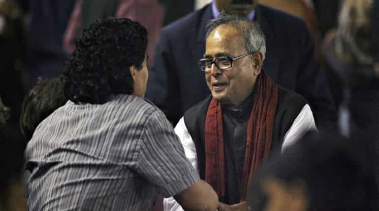 Meets Pranab Mukherjee!