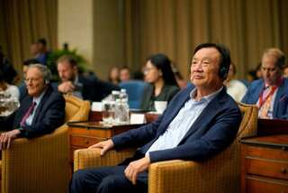 Huawei founder urges Honor subbrand to become competitor after split