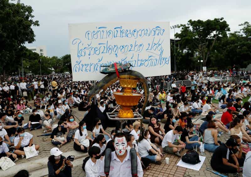Thailand's pro-democracy protesters warn of possible coup Thailand's pro-democracy protesters warn of possible coup