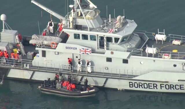 Britain, France sign new deal to curb Channel migrant crossings