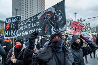 'Silent majority' of Poles favour strict abortion law