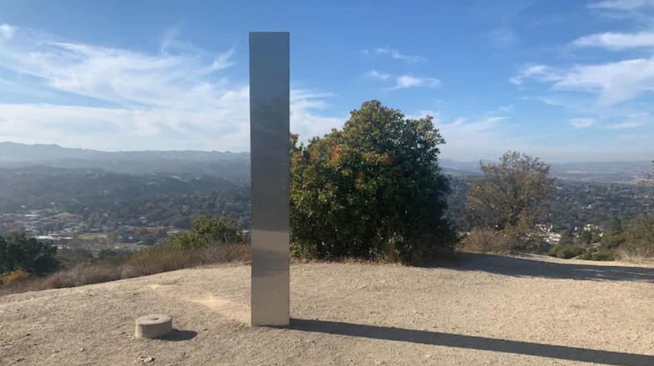 California metal monolith replaced with a Cross amid chants of 'Christ is king' by Trump supporters California metal monolith replaced with a Cross amid chants of 'Christ is king' by Trump supporters