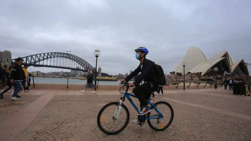 Australia bounces out of recession as economy grows