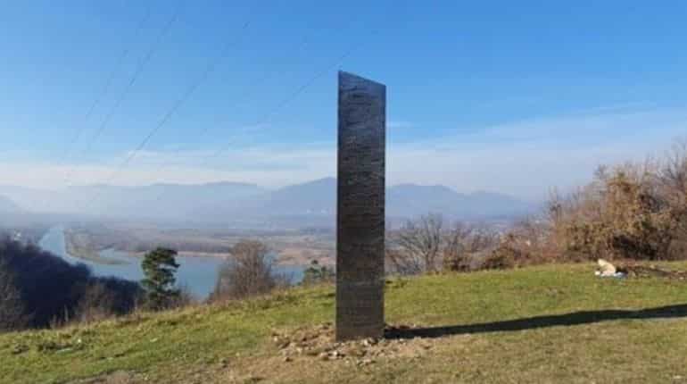 Mirror image in Romania
