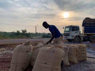Ivory Coast lifts suspension of Hershey cocoa sustainability schemes