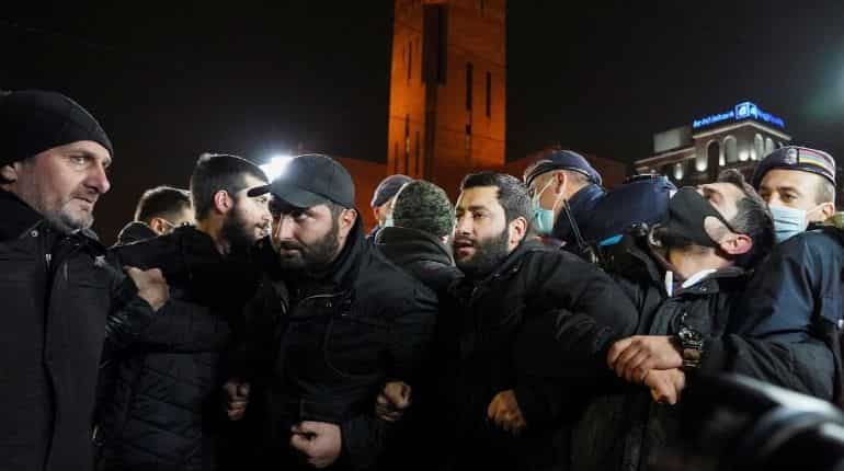 Thousands rally in Armenia in renewed call for PM's dismissal Thousands rally in Armenia in renewed call for PM's dismissal