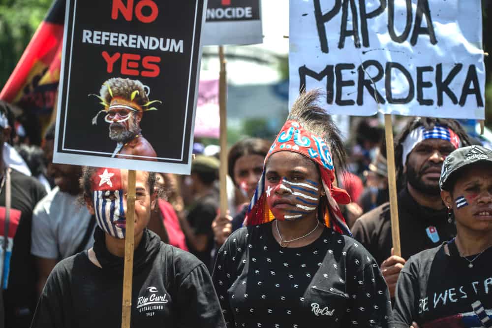 Indonesia summons UK envoy over Papua separatist leader Indonesia summons UK envoy over Papua separatist leader