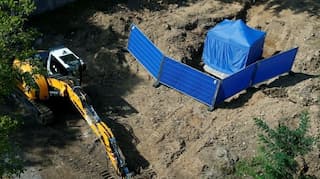 Mass evacuation takes place in Frankfurt after WWII bomb spotted at construction site