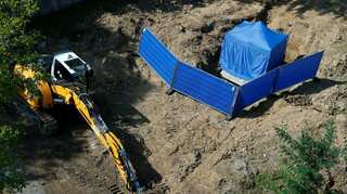 Mass evacuation takes place in Frankfurt after WWII bomb spotted at construction site