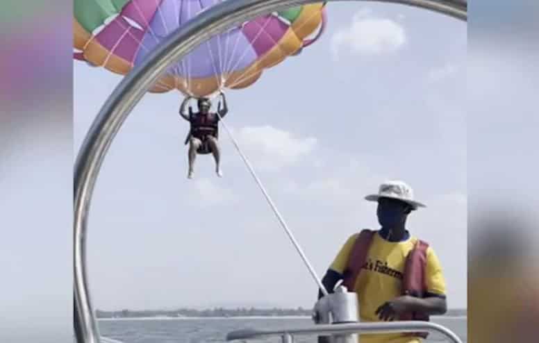 Watch - Sachin Tendulkar enjoys parasailing on vacation