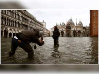 Venice submerged, way too much this time