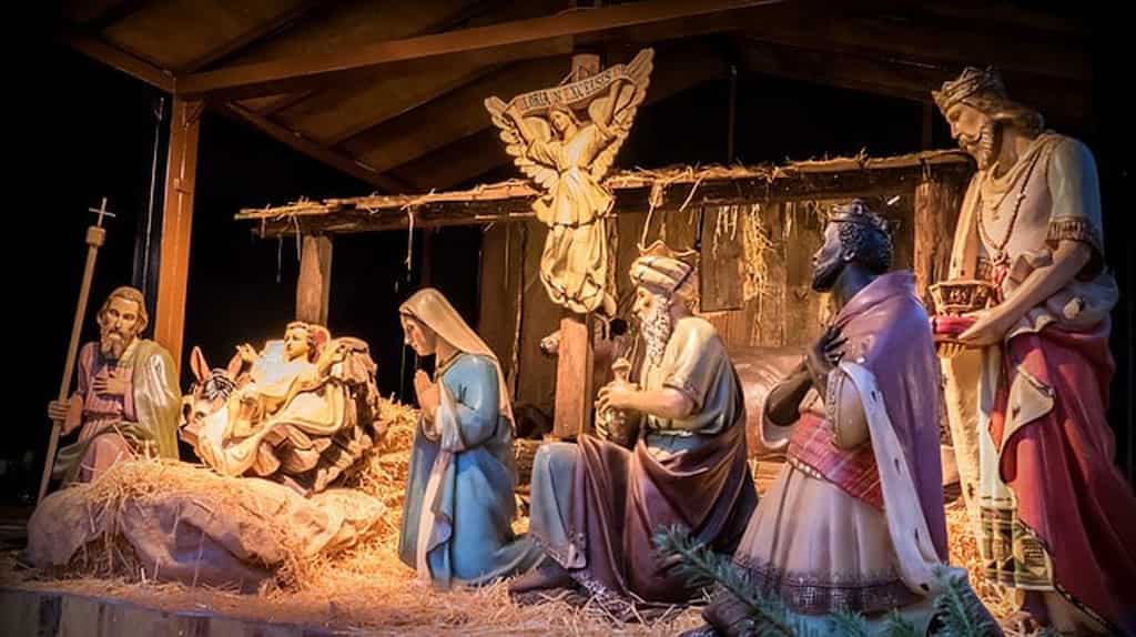 This year's nativity scene dedicates to health workers
