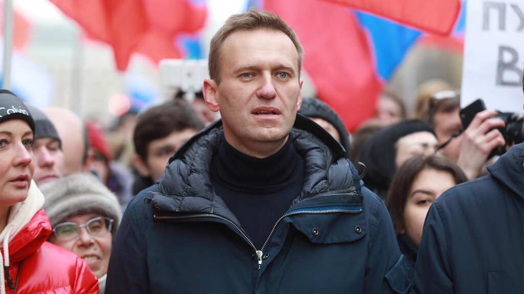 Putin critic Alexei Navalny was poisoned by Russian federal security team, report claims