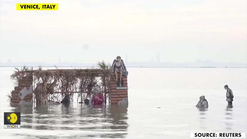 Floating nativity scene brings Christmas to Venice lagoon 