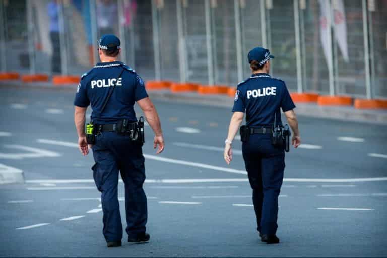 Army patrols Sydney streets as Brisbane extends COVID-19 lockdown