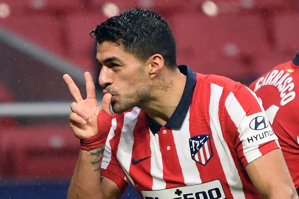 Suarez nets double as Atletico go clear at the top Suarez nets double as Atletico go clear at the top