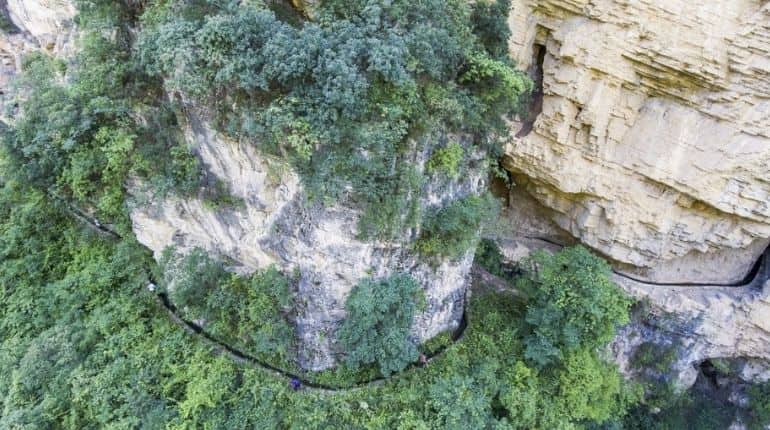 Australian woman falls off cliff, dies while trying to take photo
