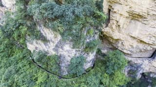 Australian woman falls off cliff, dies while trying to take photo