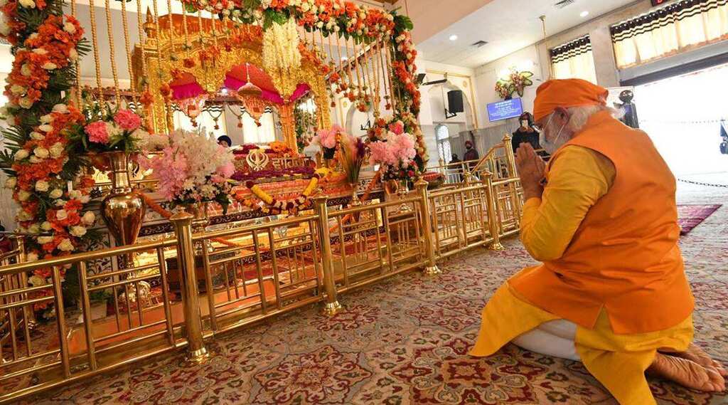 PM Modi visits Gurudwara Rakabganj sahib, pays tribute to Guru Teg bahadur
