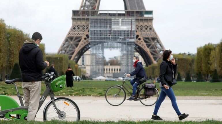 As hospitalisations rise, France's new 6 pm curfew comes into effect