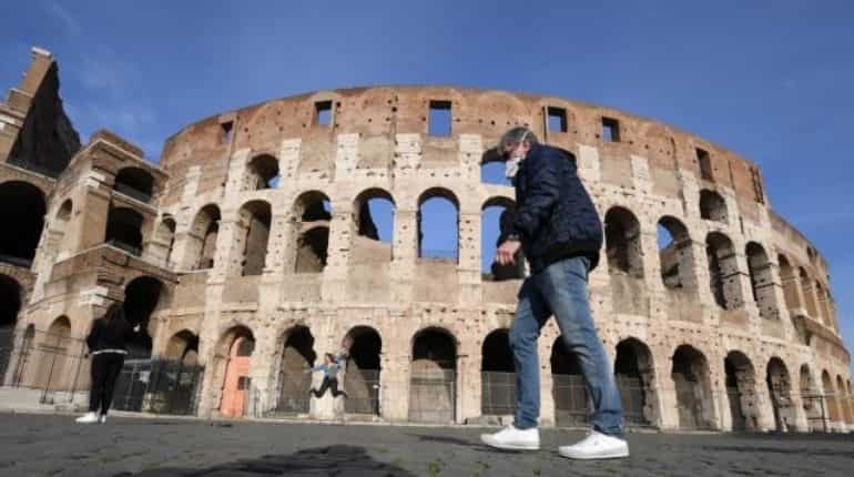 Tourists caught short as Italy ushers in COVID-19 'green pass'
