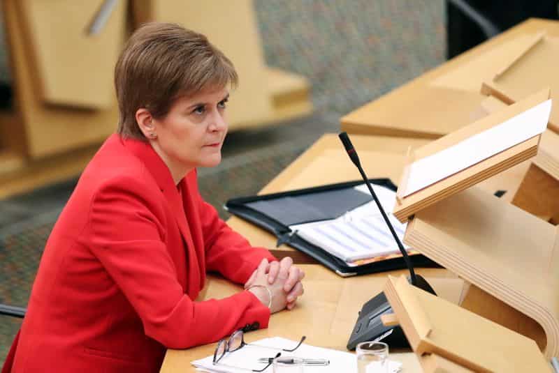 Scottish first minister apologises for mask error, says she's 'kicking' herself Scottish first minister apologises for mask error, says she's 'kicking' herself