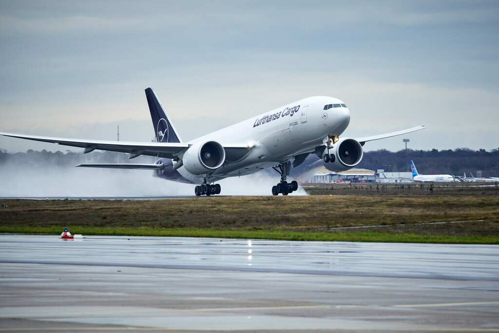 Lufthansa has flown 80 tonnes of food supplies into UK