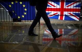 Car makers in UK hope for delayed post-Brexit tariff