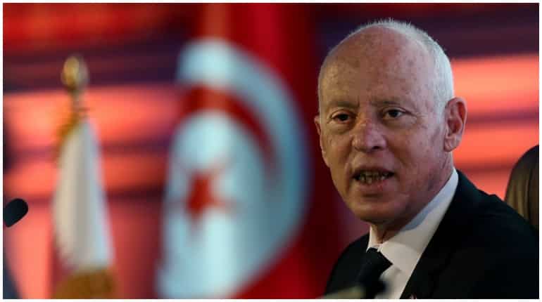 Tunisia's president says constitution should be amended