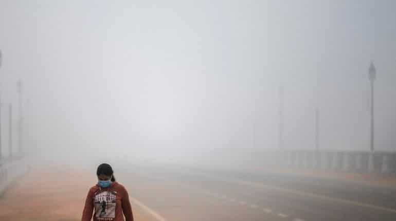 Delhi's AQI remains in 'very poor' category Delhi's AQI remains in 'very poor' category