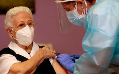 96-year-old is first Spaniard vaccinated for Covid-19 96-year-old is first Spaniard vaccinated for Covid-19