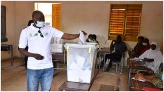 Niger citizens vote in a historic election
