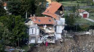 Thousands without power, planes delayed as storm Bella lashes France