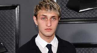Gigi Hadid's brother Anwar Hadid reveals he will not get coronavirus vaccine: Body heals itself