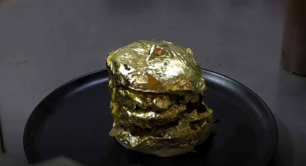 A Colombian restaurant is making 24k gold-plated burgers to woo customers