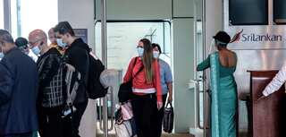 Sri Lanka welcomes first tourists despite new coronavirus strain