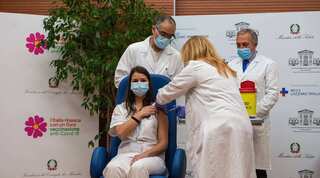 Italy’s vaccine drive runs up against a sacred institution: Summer vacation